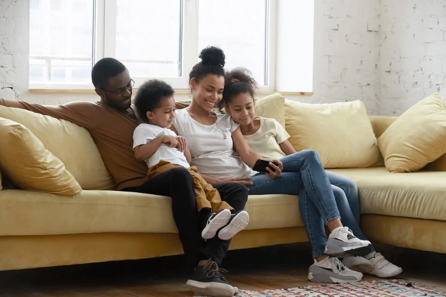Nhà có trẻ nhỏ nên chọn ghế sofa như thế  nào?